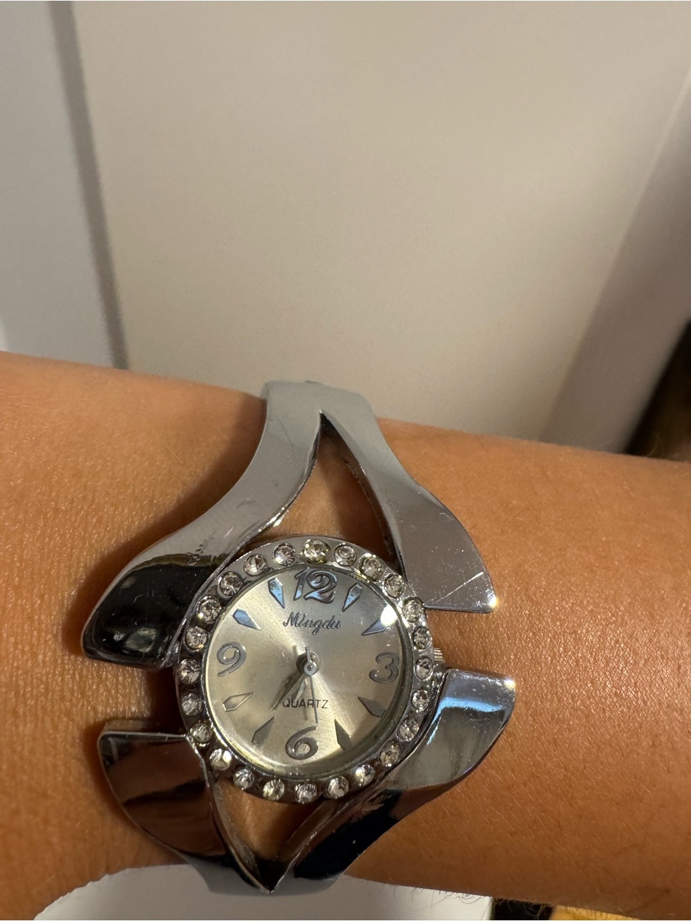 watch - Picture 3 of 6